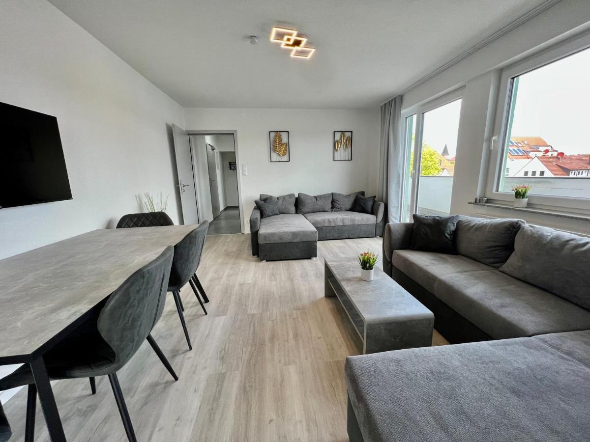 Nujen- Hotel Und Apartment Stuttgart Zuffenhausen Bagian luar foto