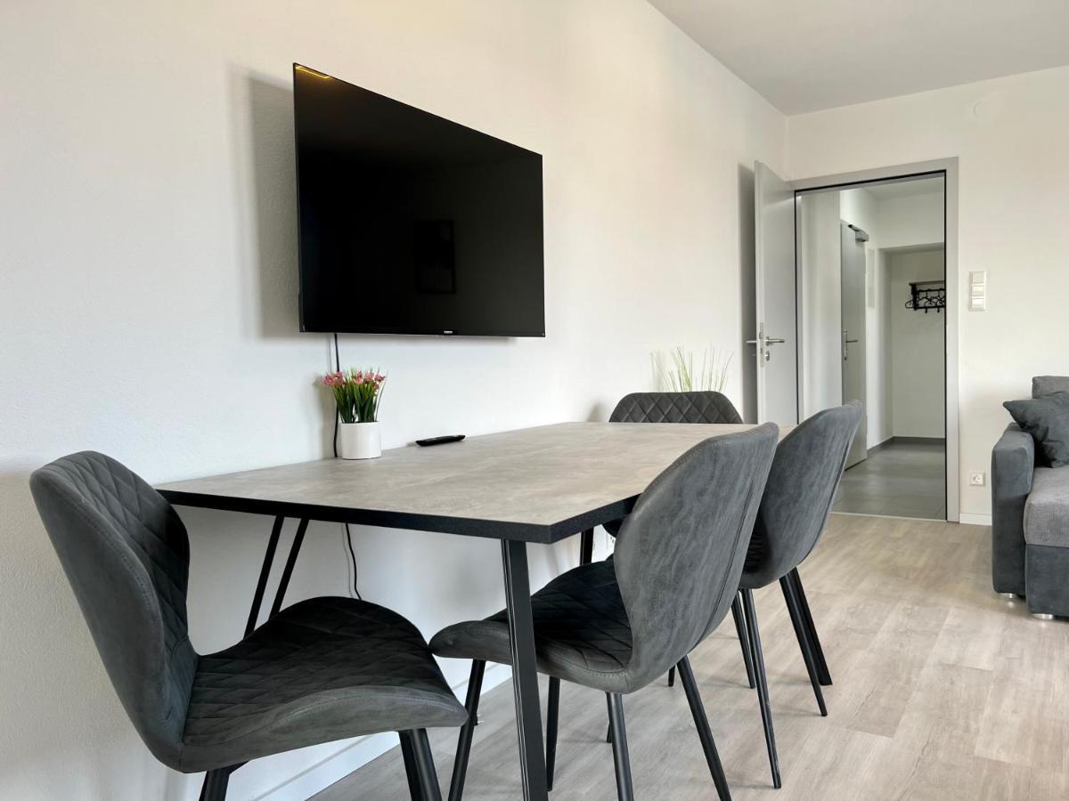 Nujen- Hotel Und Apartment Stuttgart Zuffenhausen Bagian luar foto