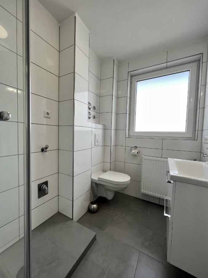 Nujen- Hotel Und Apartment Stuttgart Zuffenhausen Bagian luar foto